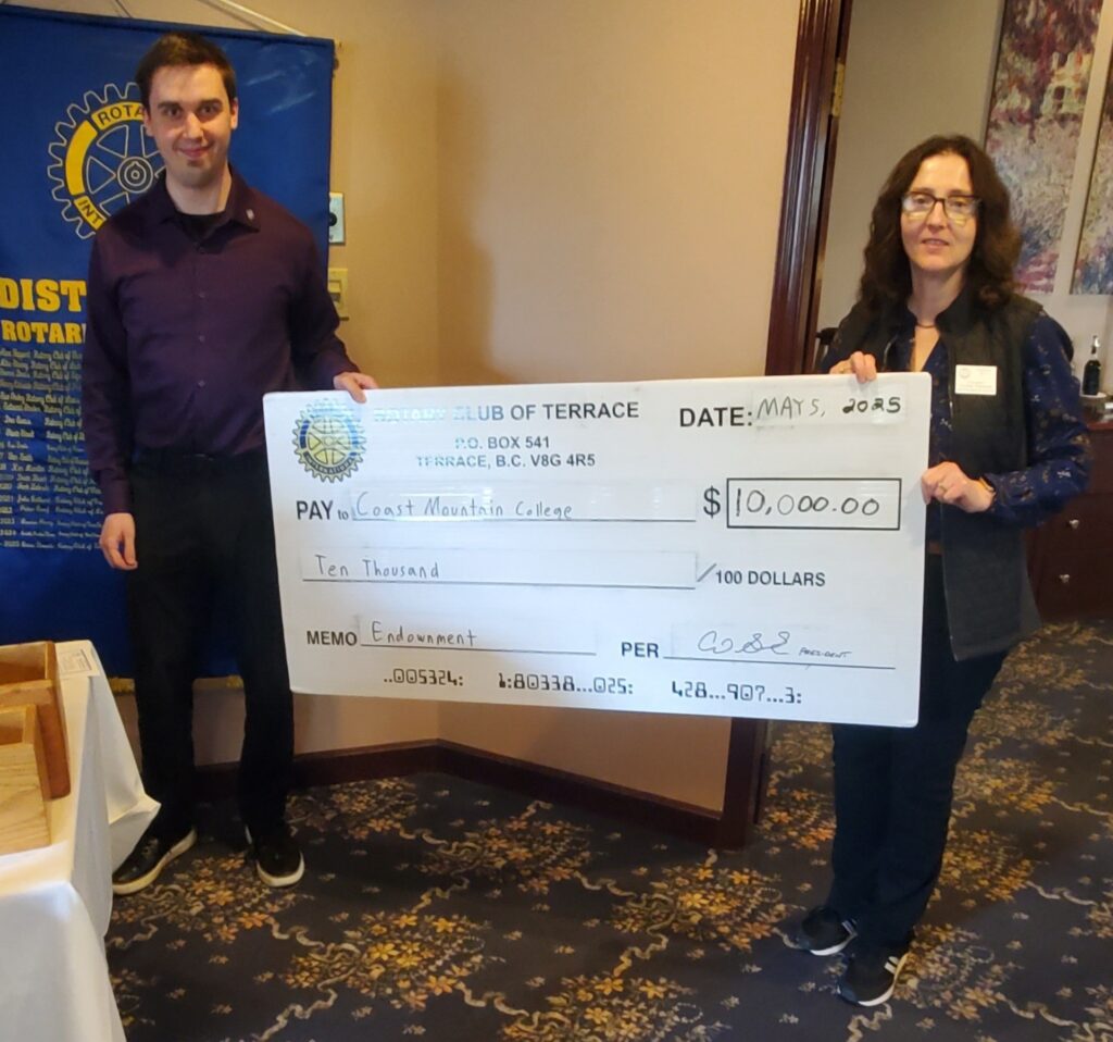 Club President Elect – Reece Dozzi presented the cheque to CMTN’s Yvonne Koerner at a recent Rotary Club meeting. Photo by John Crawford