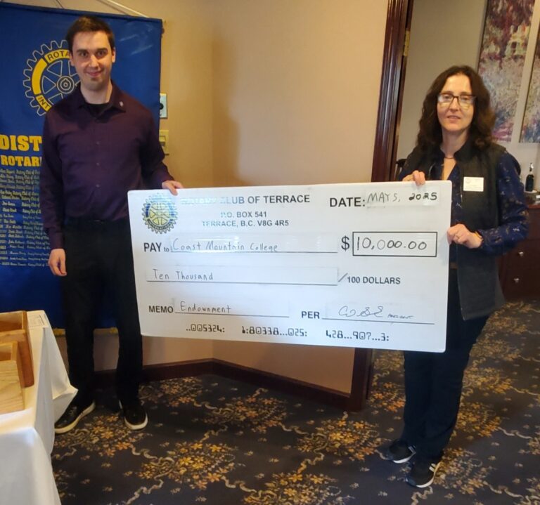 Club President Elect – Reece Dozzi presented the cheque to CMTN’s Yvonne Koerner at a recent Rotary Club meeting. Photo by John Crawford