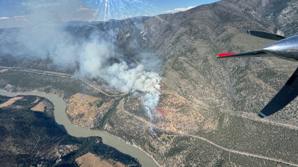 Aerial photo of smoke from the Izman Creek wildfire.
